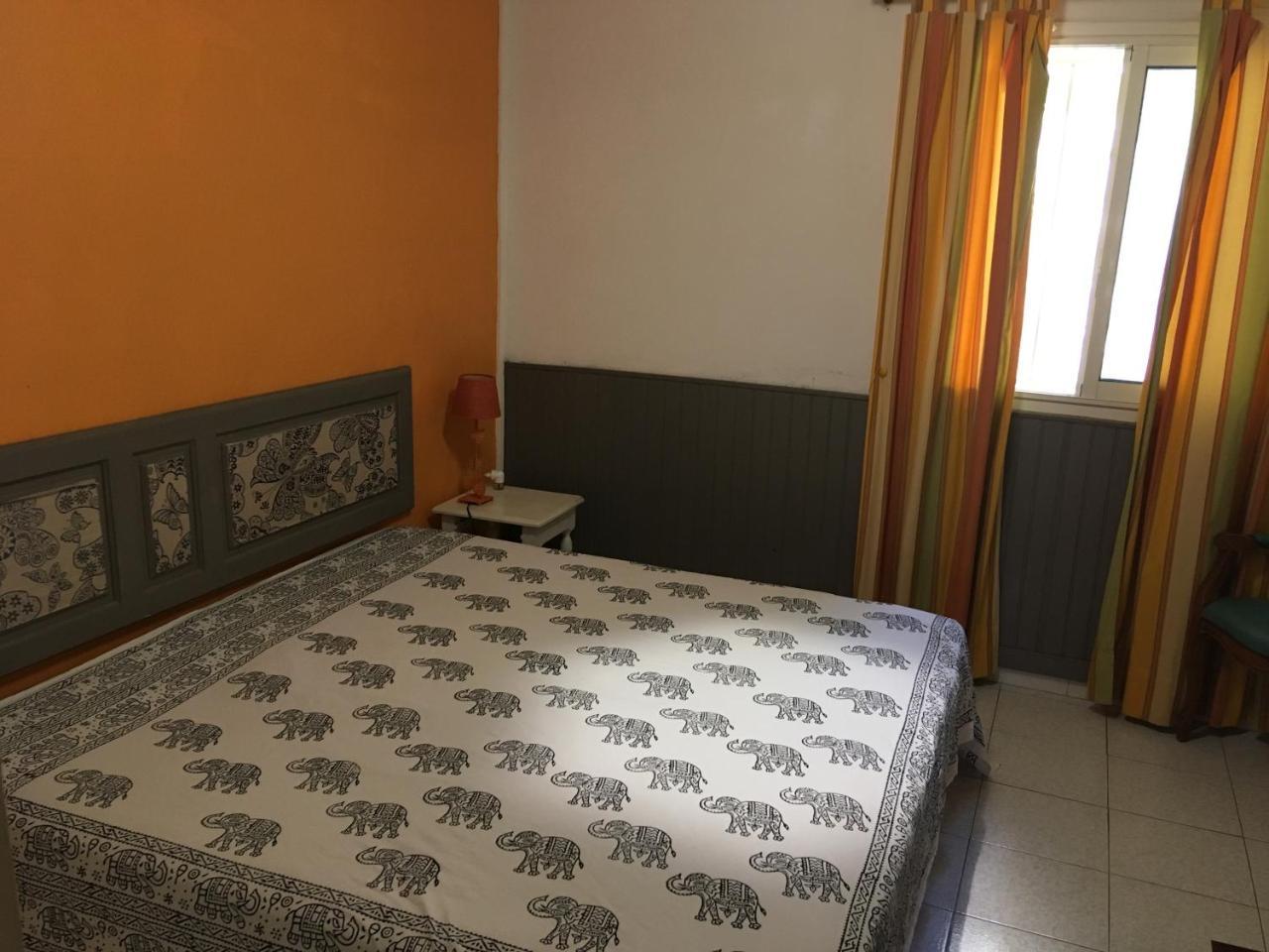 Les Anones Saint-Gilles-les-Bains Exterior foto